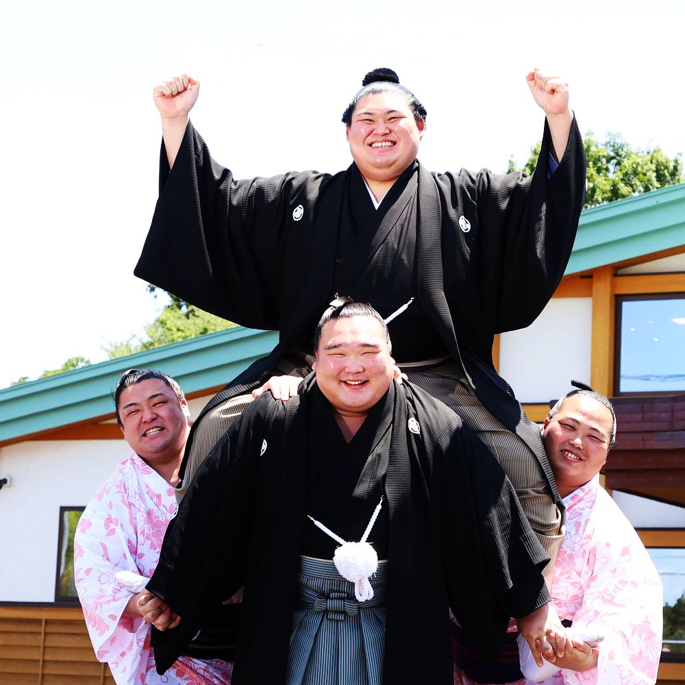 大の里 横綱昇進記念 等身大タペストリー