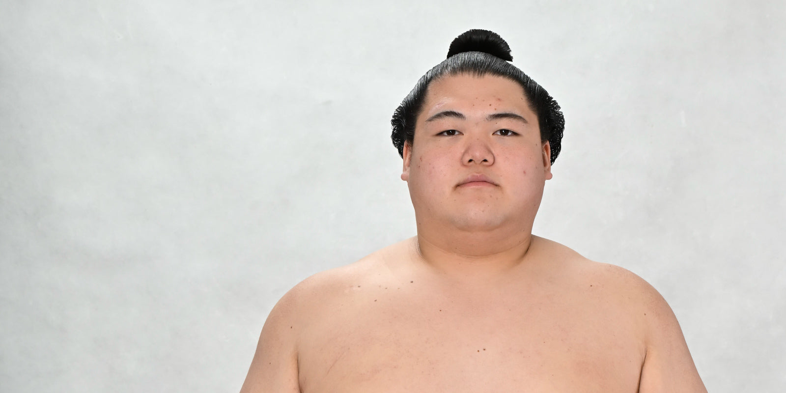 王鵬様 5月場所 6日目 霧島 vs 王鵬 | SUMO (大相撲） | Facebook